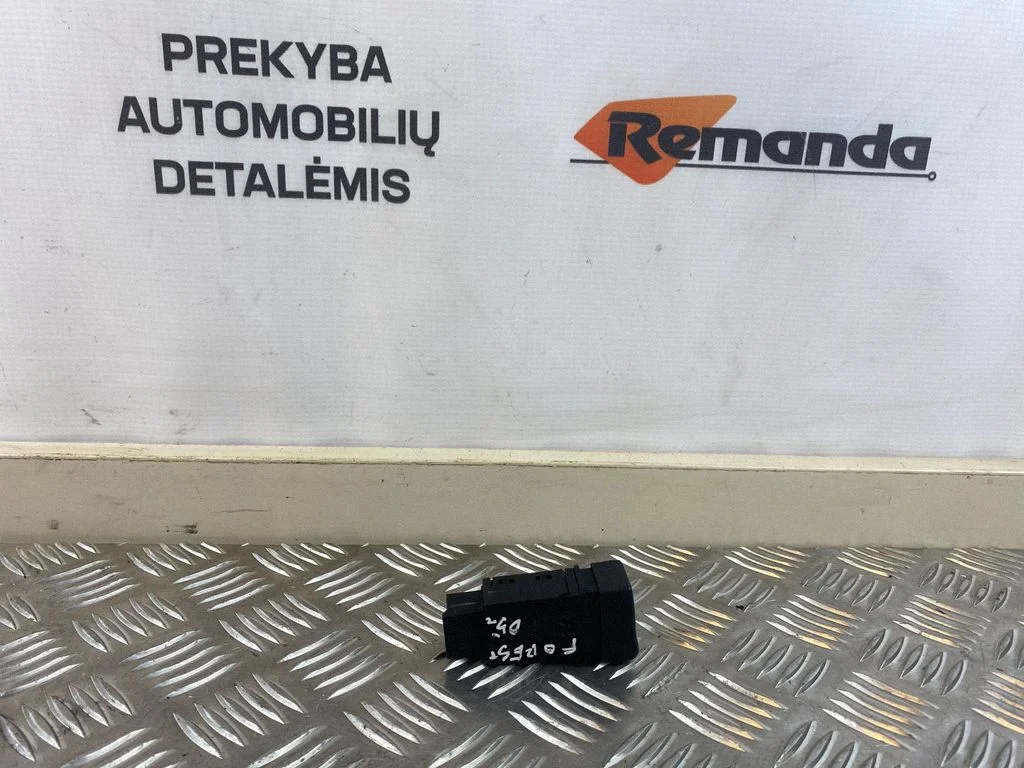 Stikla apsildes slēdzis