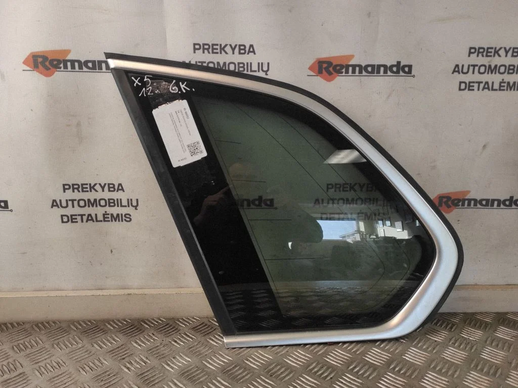 Rear side window 720788505