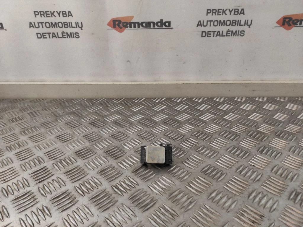 Turvapadja löögiandur 69110036577