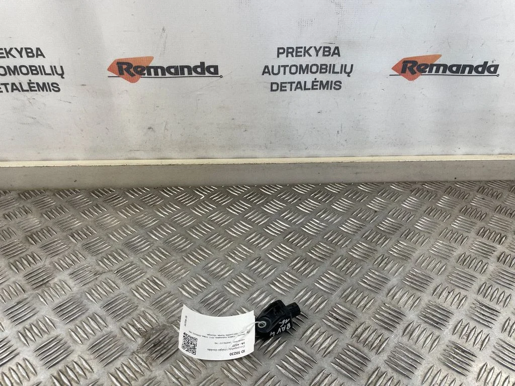 Czujnik zderzeniowy poduszek powietrznych – Toyota RAV 4 (XA40) (2012-2018)