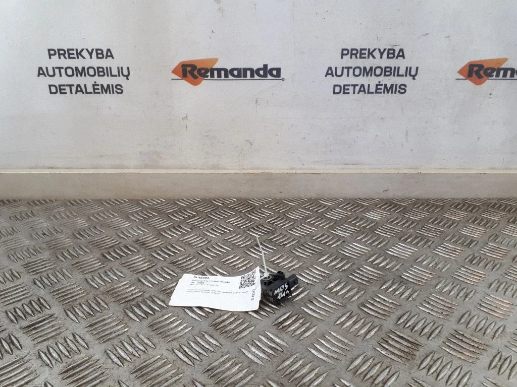 Airbag deployment crash/impact sensor – Mercedes-Benz S-Class W222 (2013-)