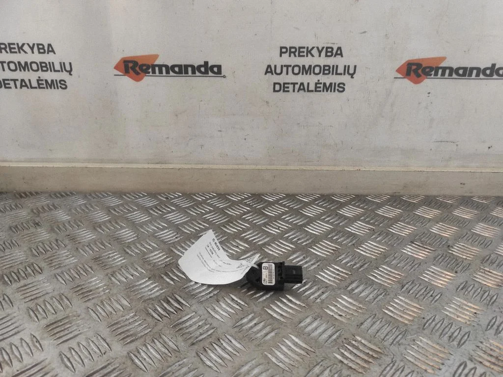 Drošības spilvenu trieciena sensors 8983105010