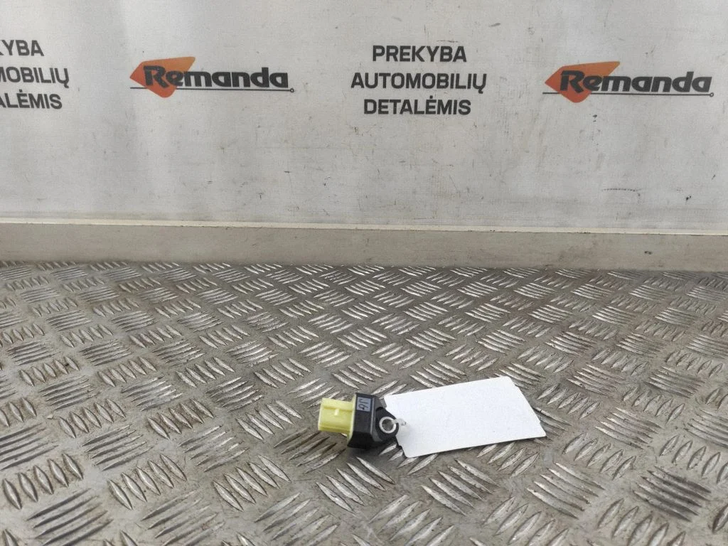 Drošības spilvenu trieciena sensors – Toyota Prius (XW50) (2015-2023)