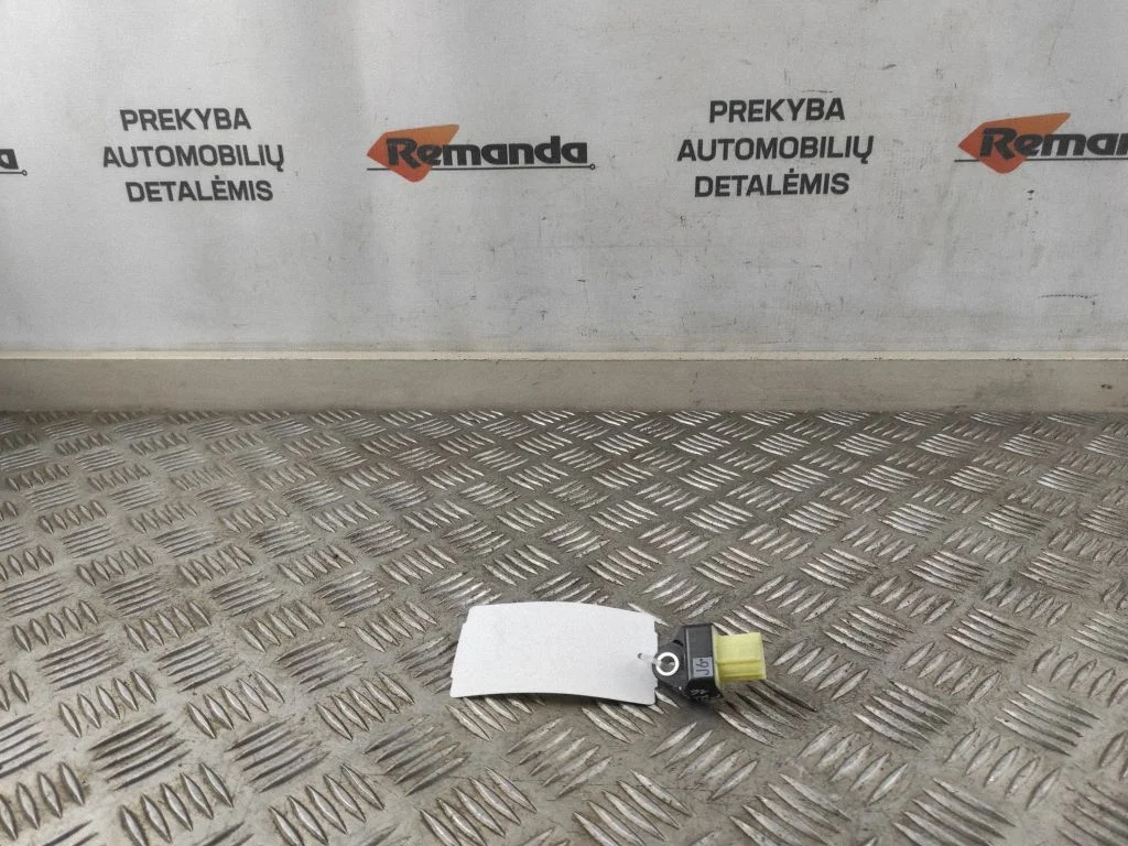Drošības spilvenu trieciena sensors – Toyota Prius (XW50) (2015-2023)