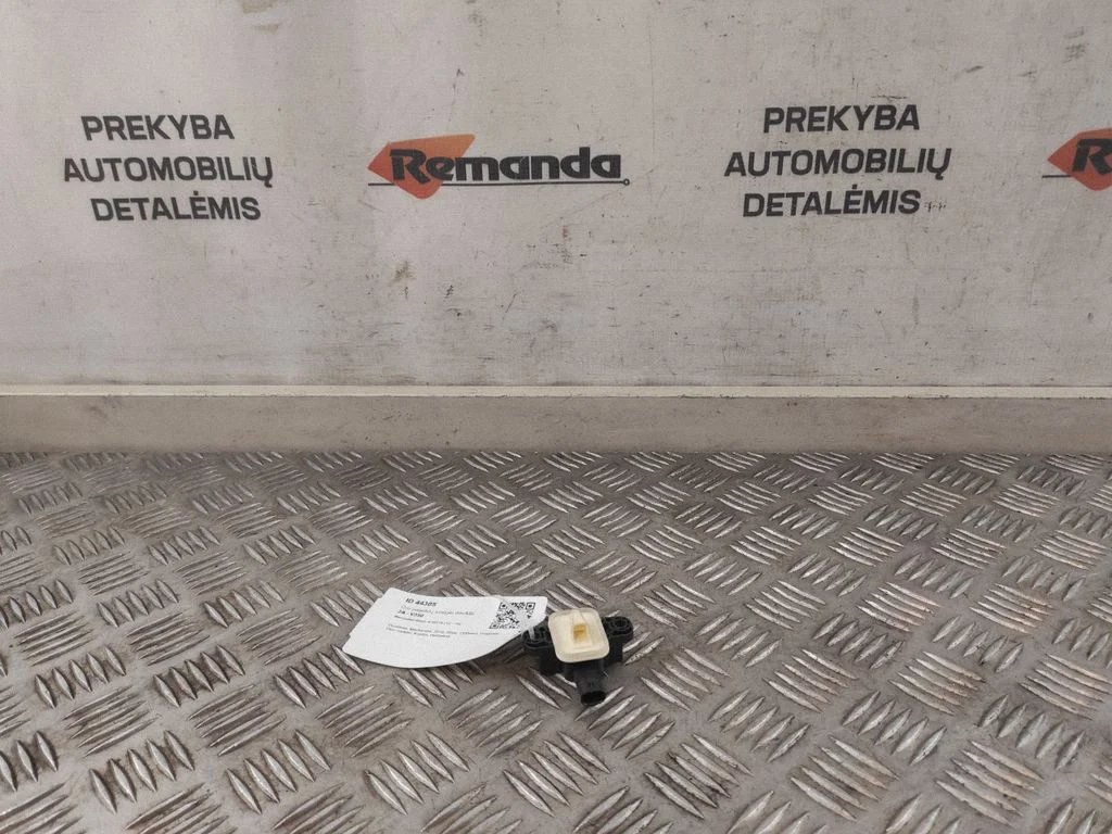 Drošības spilvenu trieciena sensors A1668210351