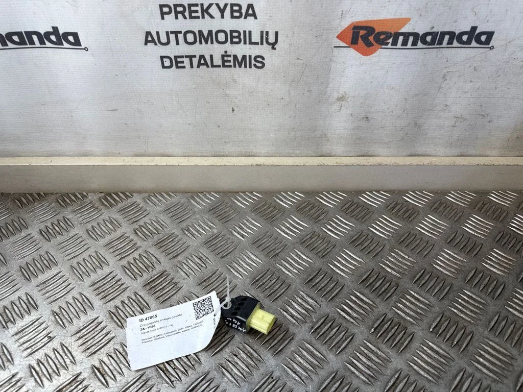 Oro pagalvių smūgio daviklis