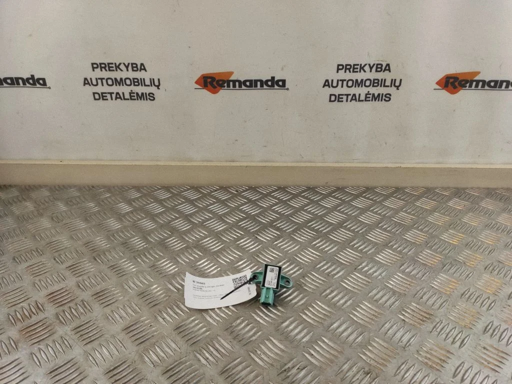 Drošības spilvenu trieciena sensors 8K0955557C