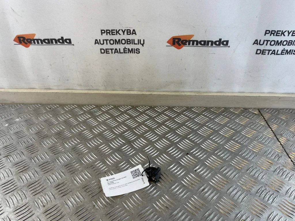 Turvapadja löögiandur 65779341546