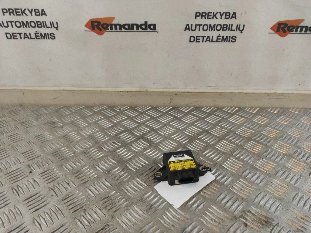 ESP (stabiilsussüsteemi) andur (pöördekiirusandur) – Toyota Prius (XW20) (2003-2009)