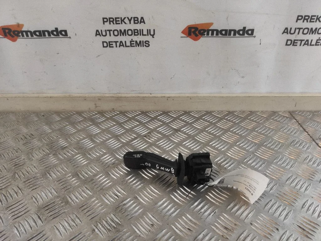 Pagriezienu/gaismu svira 8352172