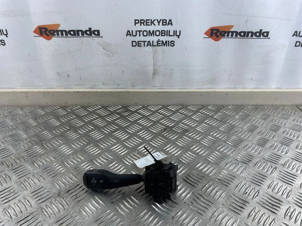 Pagriezienu/gaismu svira 8363668