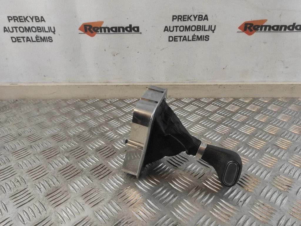 Pārnesumu pārslēga sviras apdare (āda, poga) 1007662