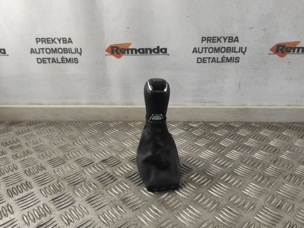 Pārnesumu pārslēga sviras apdare (āda, poga) 5E1713123G