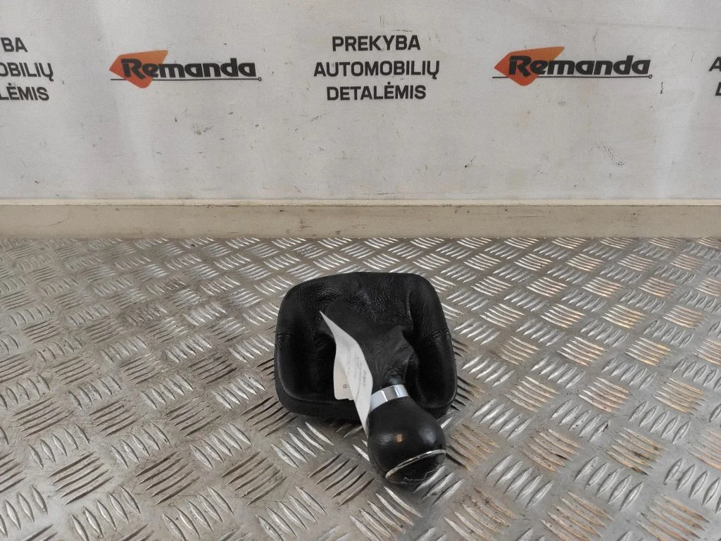 Pārnesumu pārslēga sviras apdare (āda, poga) 1K0711113