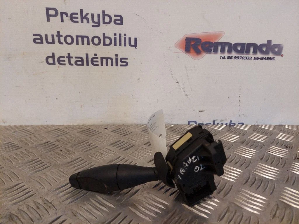 Logu tīrītāju svira