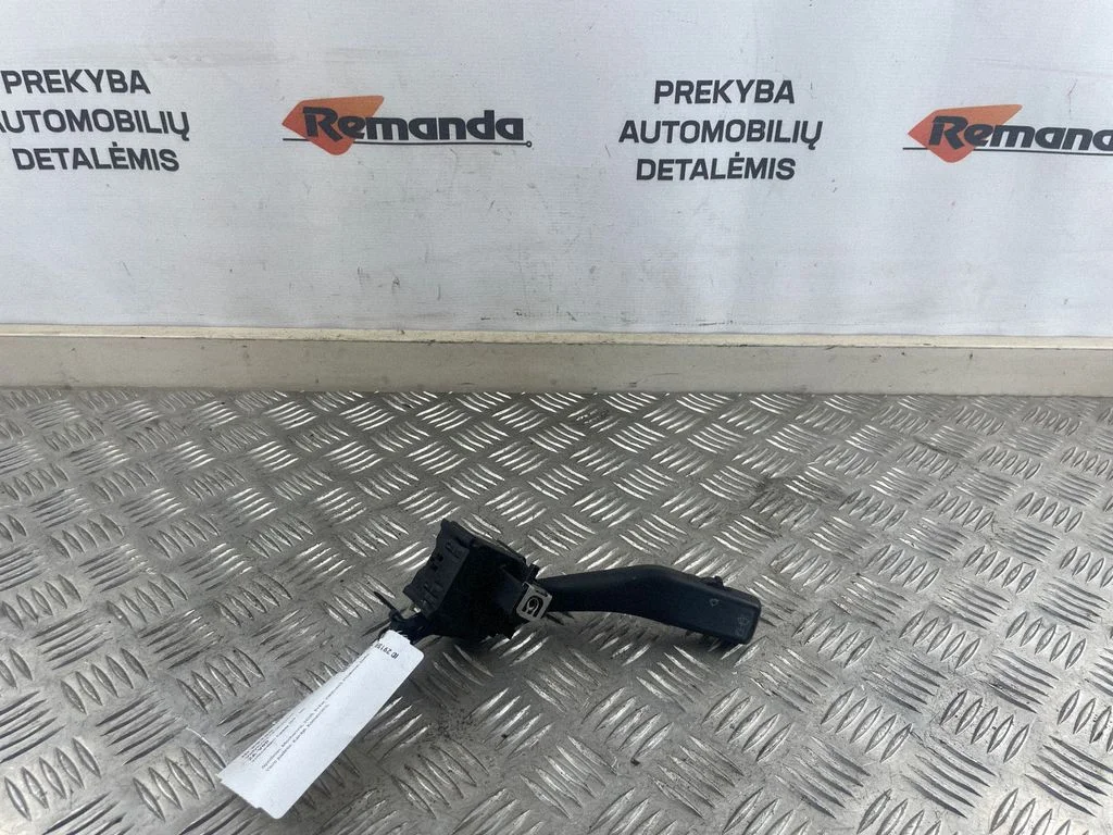Logu tīrītāju svira 1K0953519