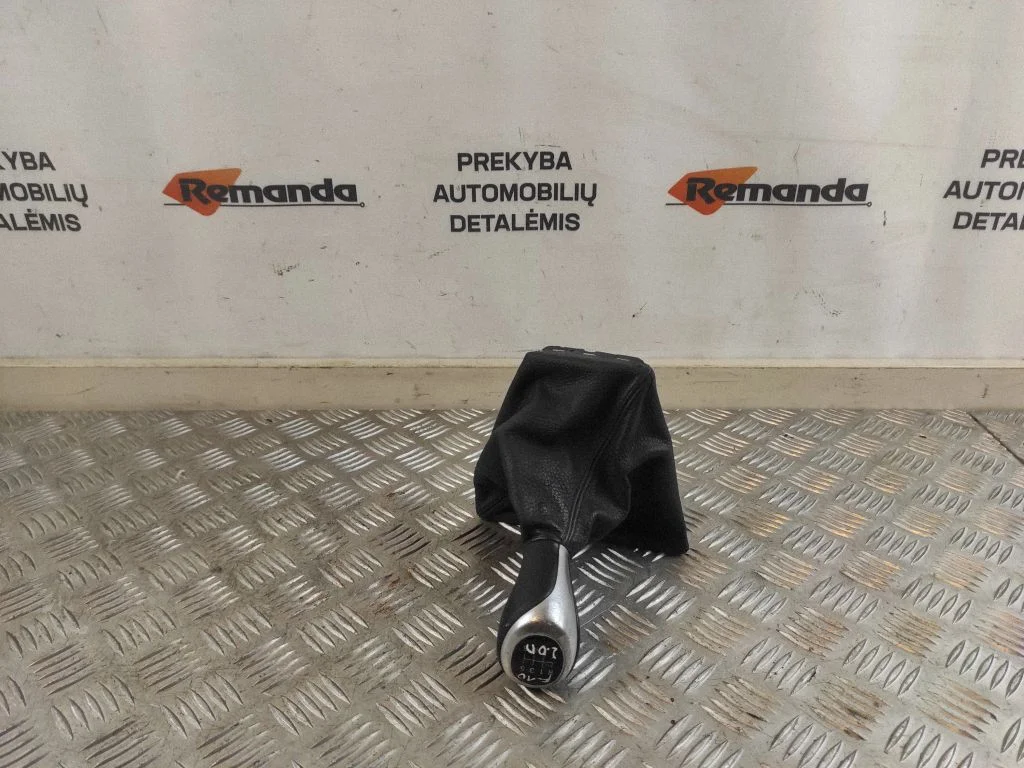 Pārnesumu pārslēga sviras apdare (āda, poga) 7599517