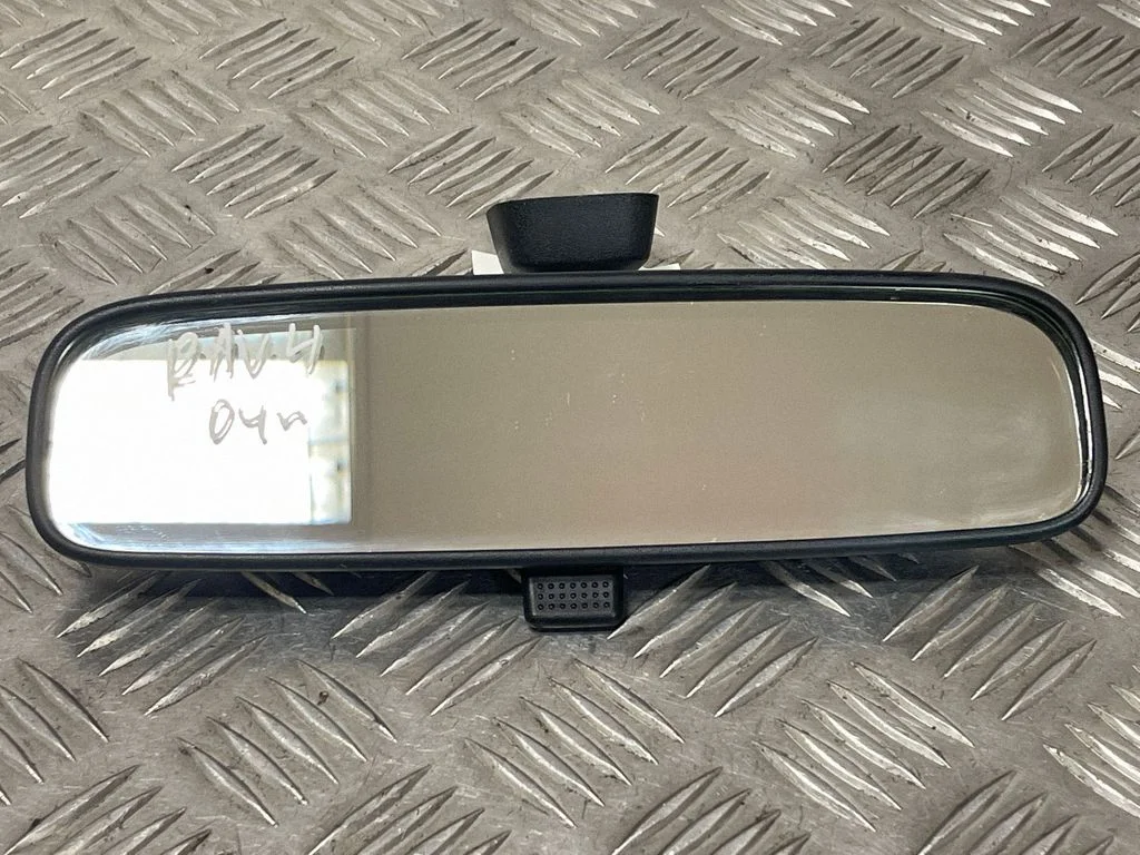 Rear view mirror (interior) E4012197