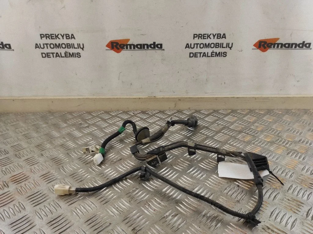 Citi vadi/instalācija 8218342110A