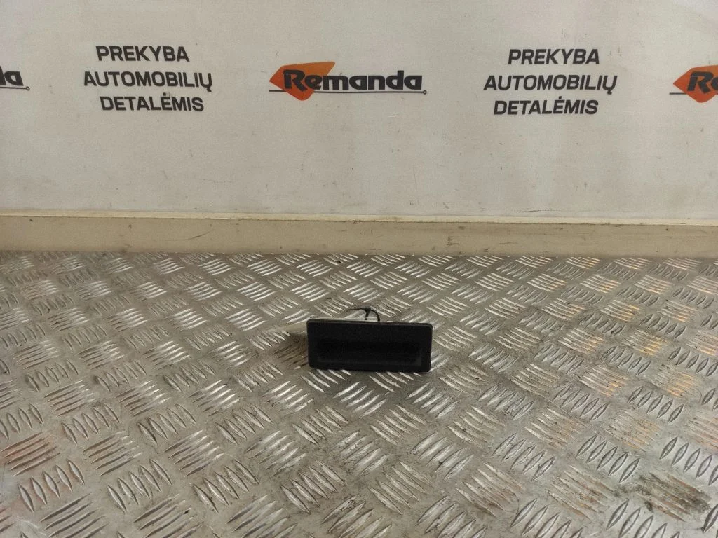 Bagāžnieka vāka atvēršanas slēdzis 5N0827566