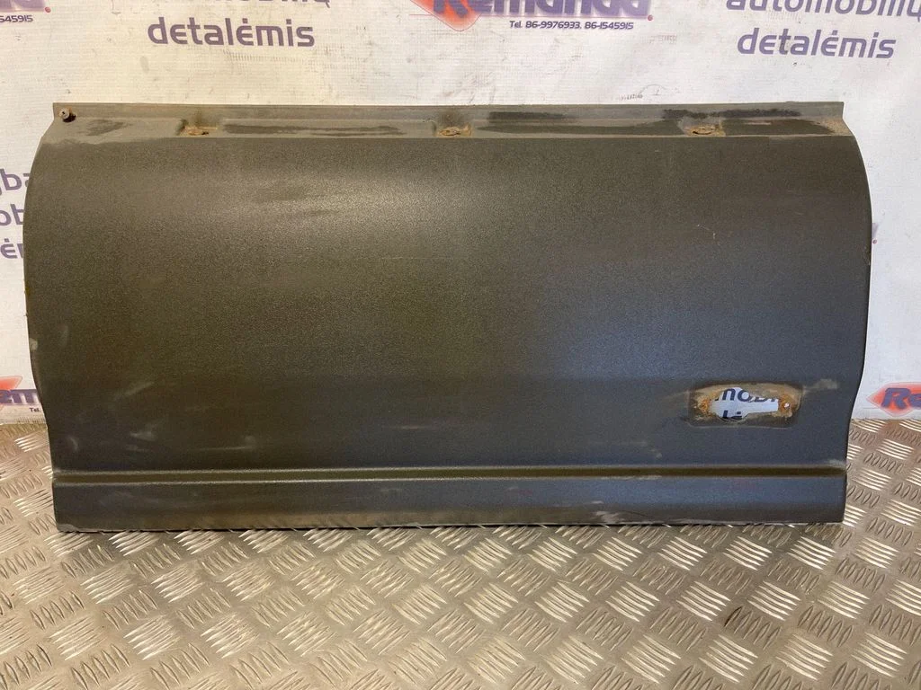 Moldingas ant galinio sparno