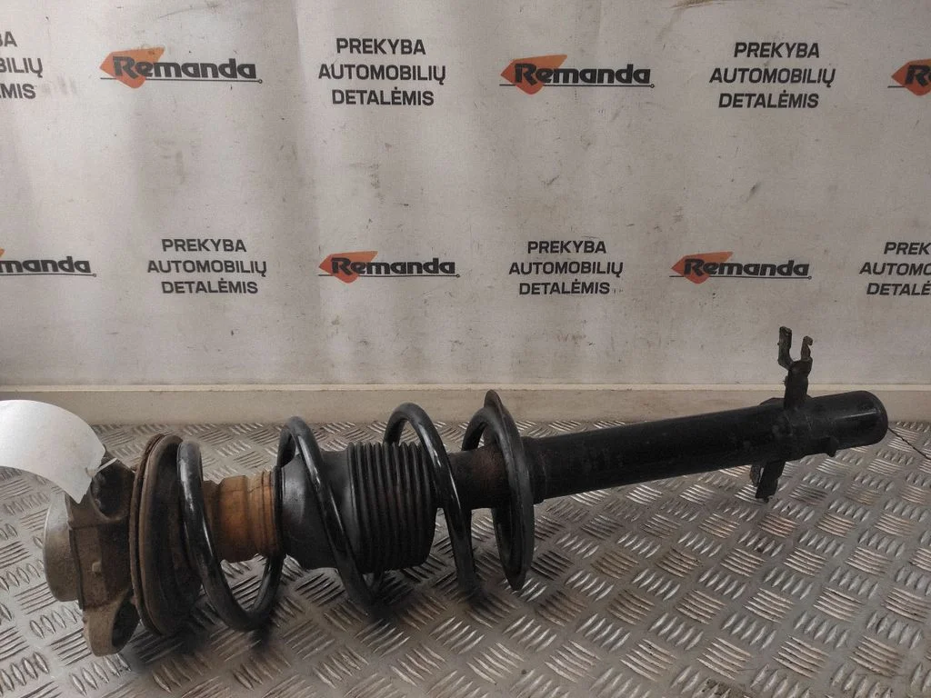 Amortyzator przedni ze sprężyną – prawy przód