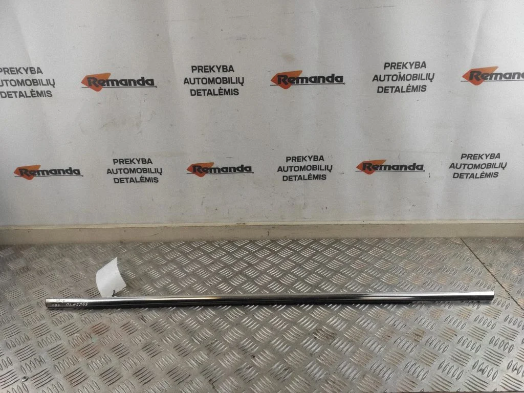 Galinių durų stiklo apdaila