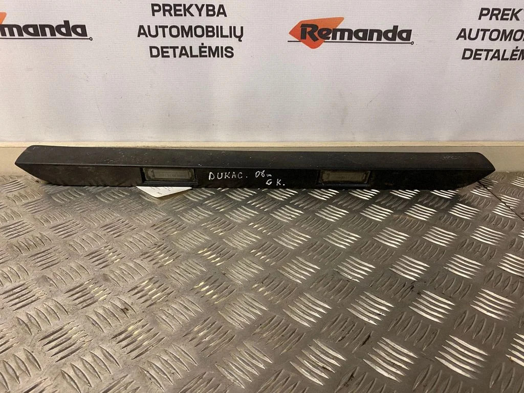 Galinio dangčio numerio apšvietimo juosta