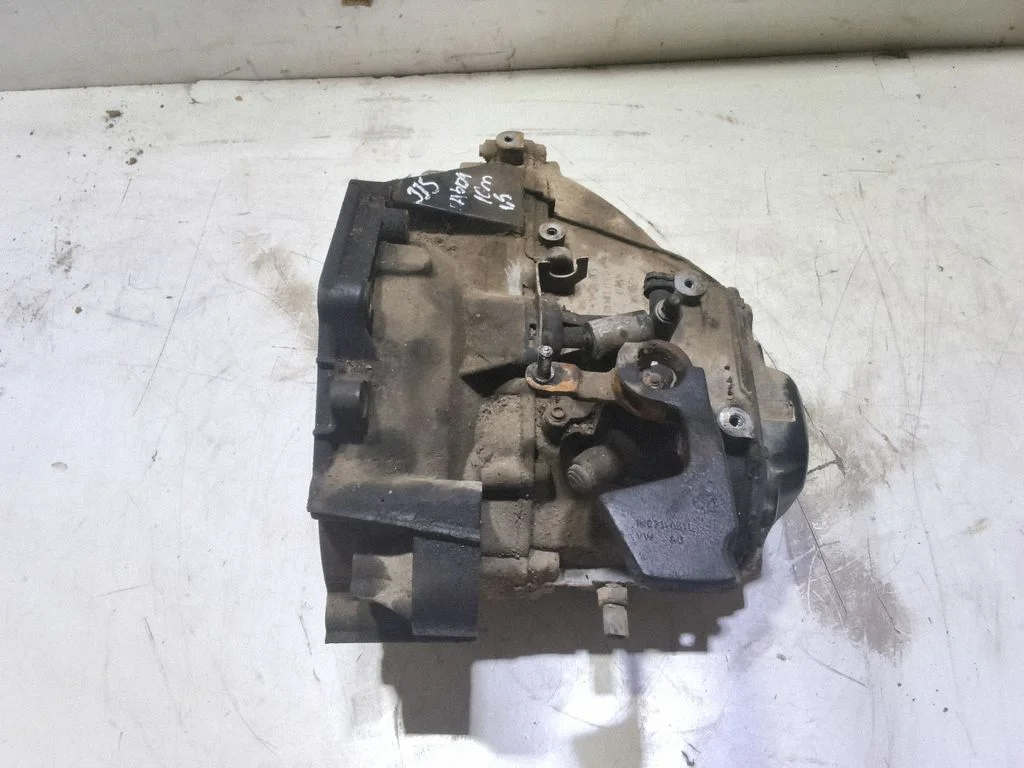 Mechaninė 5 pavarų dėžė