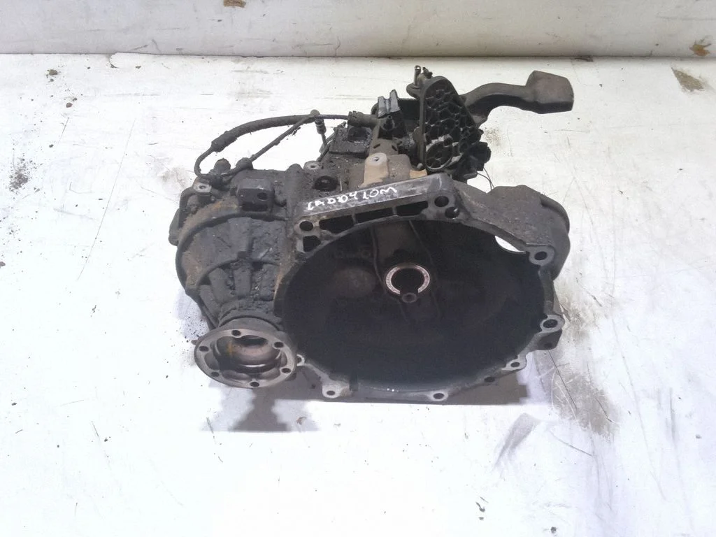 Mechaninė 5 pavarų dėžė