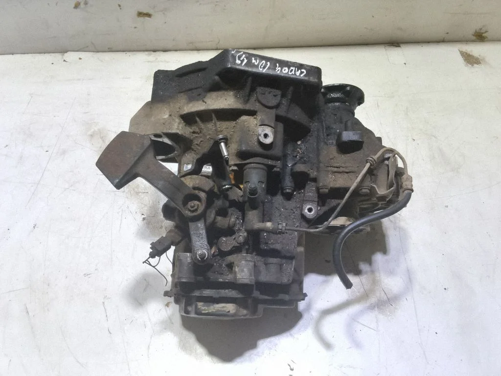 Mechaninė 5 pavarų dėžė