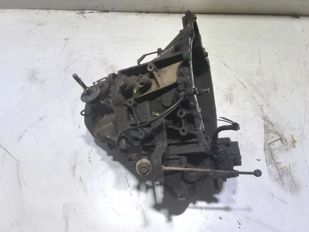 Mechaninė 5 pavarų dėžė