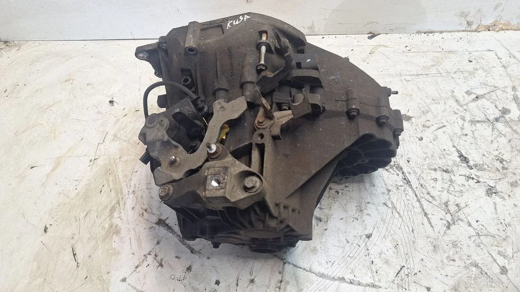 Mechaninė 6 pavarų dėžė