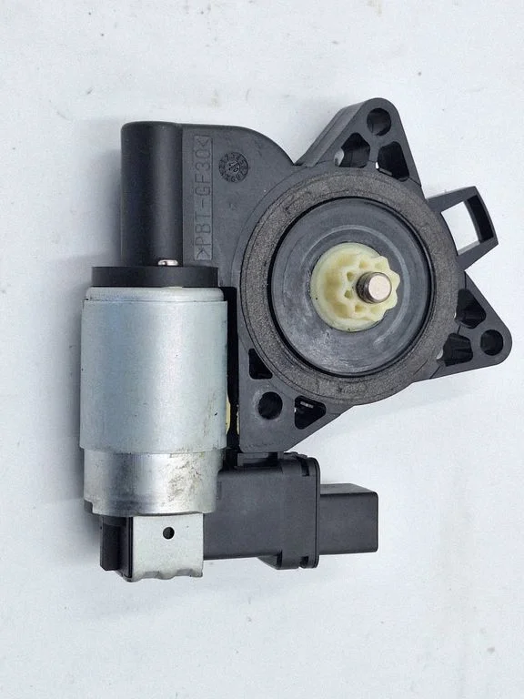 Priekinio el. lango pakėlimo mechanizmo komplektas