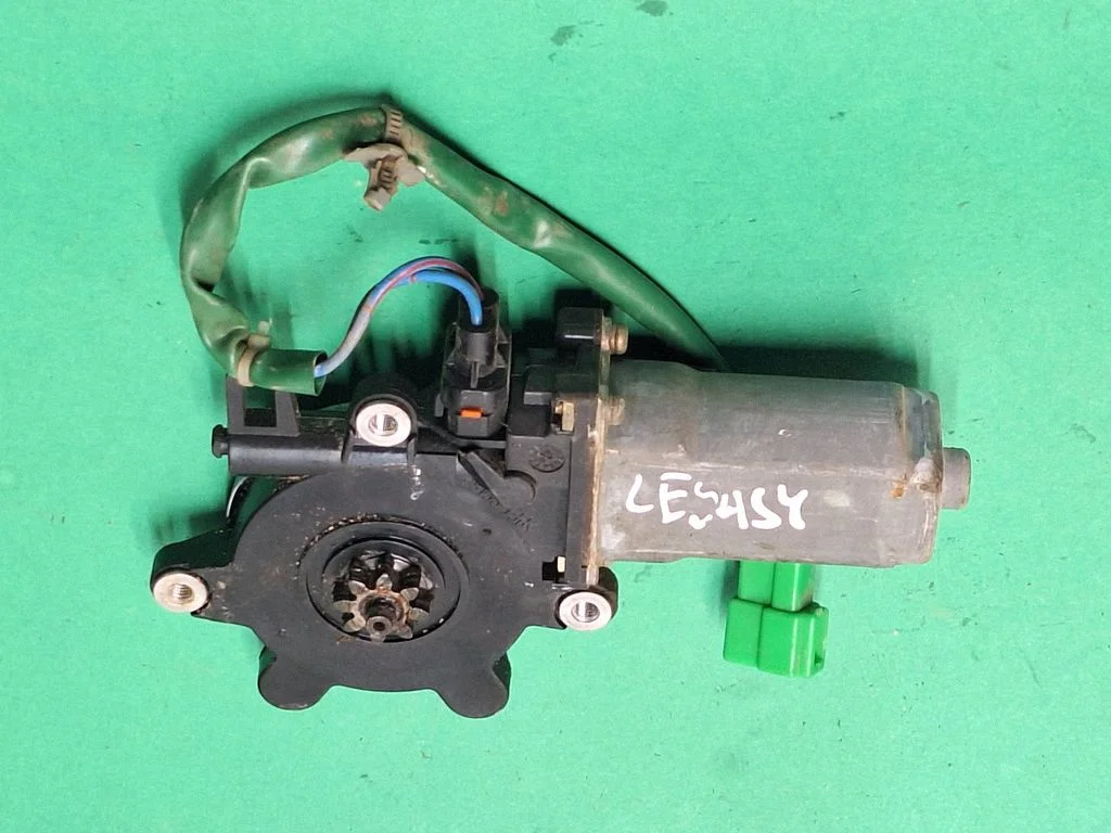 Priekinio el. lango pakėlimo mechanizmo komplektas