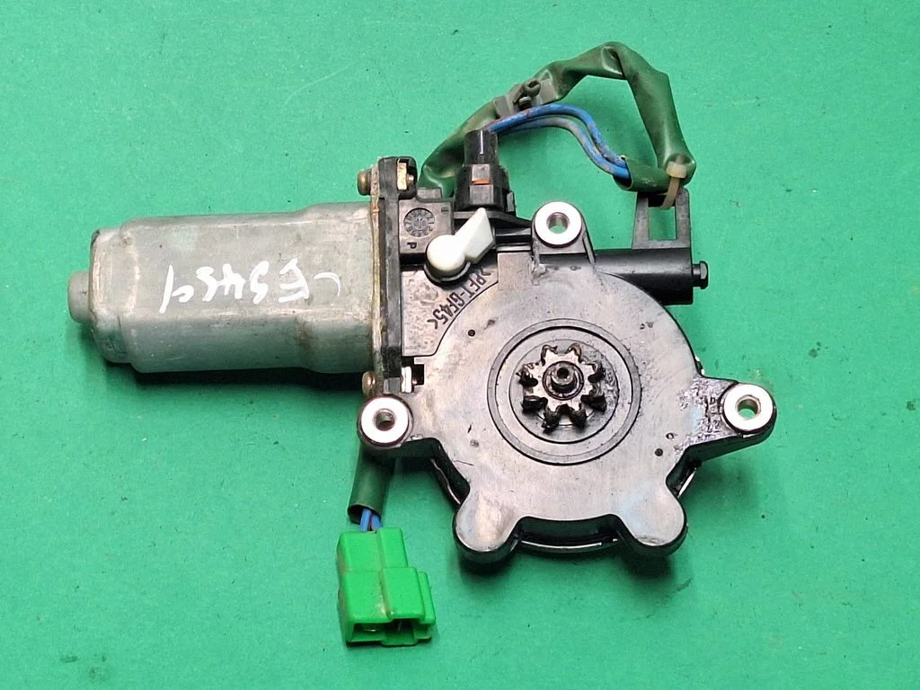 Priekinio el. lango pakėlimo mechanizmo komplektas