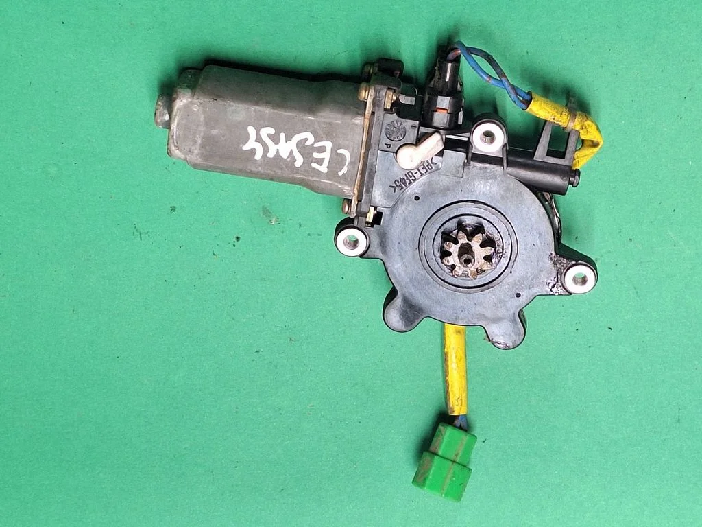 Priekinio el. lango pakėlimo mechanizmo komplektas