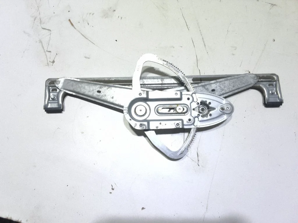 Priekinis el. lango pakėlimo mechanizmas be varikliuko