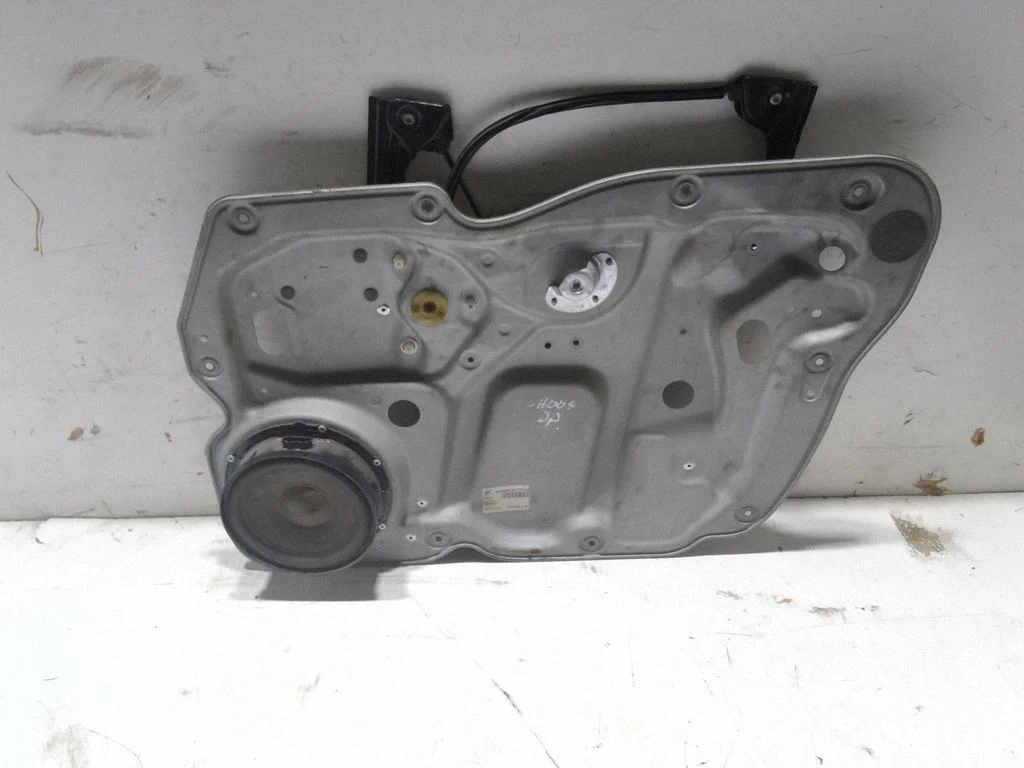 Mechaninis priekinio lango pakėlimo mechanizmas