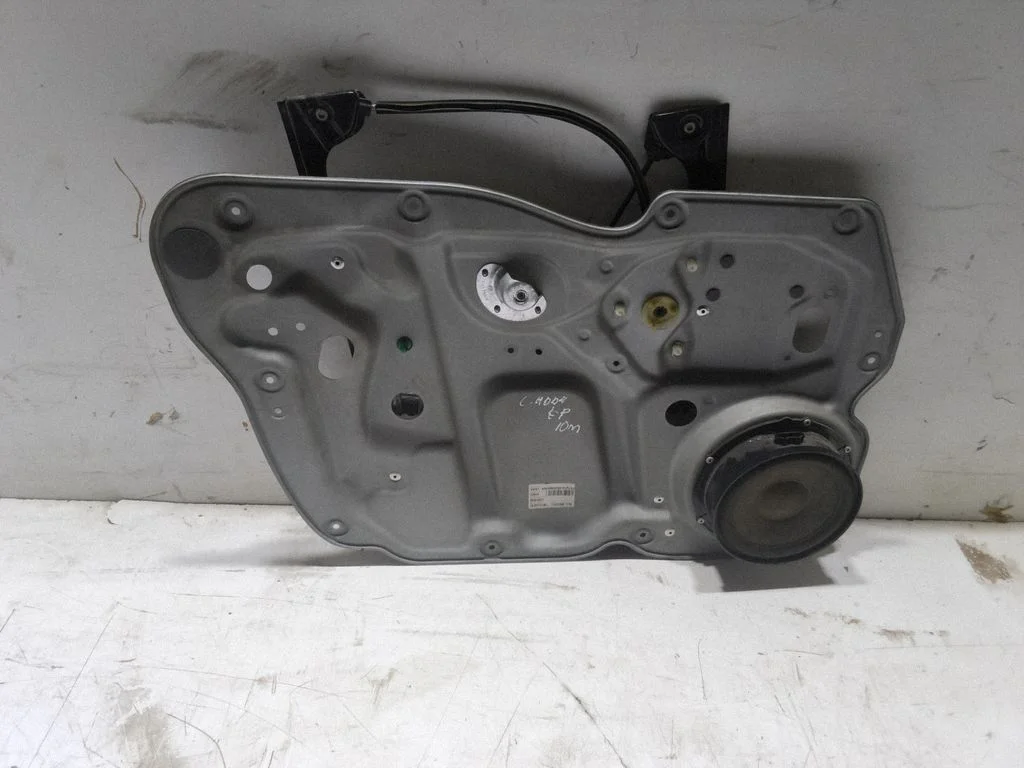 Mechaninis priekinio lango pakėlimo mechanizmas