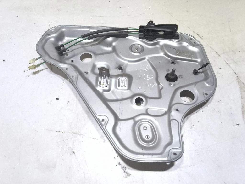 Mechaninis galinio lango pakėlimo mechanizmas