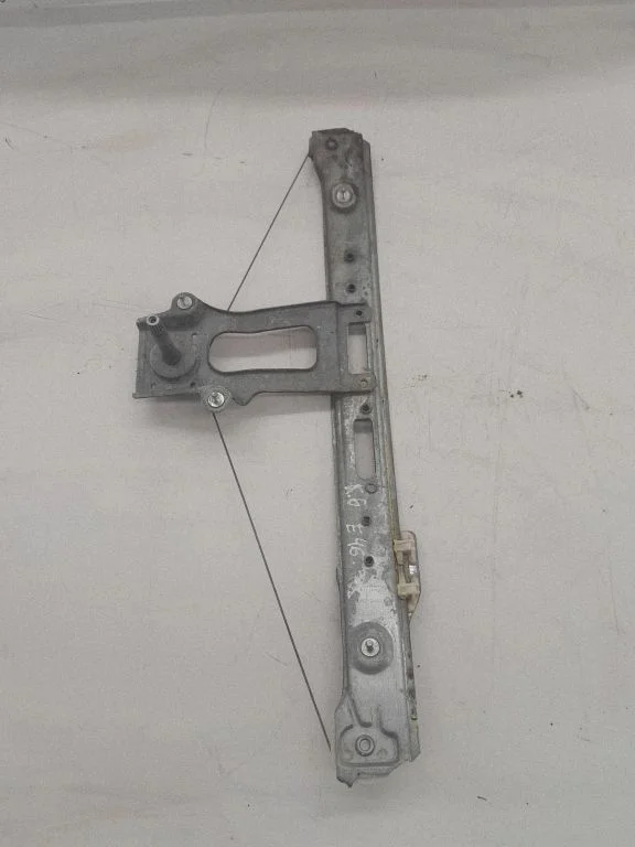 Mechaninis galinio lango pakėlimo mechanizmas