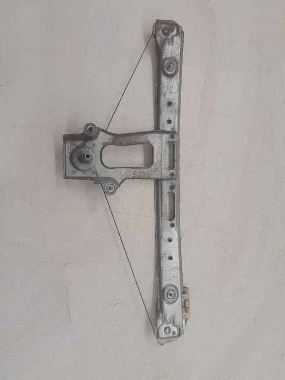 Mechaninis galinio lango pakėlimo mechanizmas