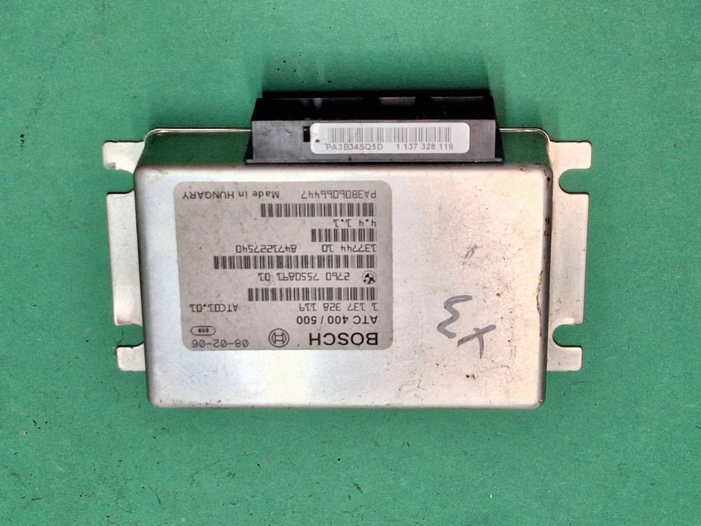 Pavarų dėžės valdymo blokas