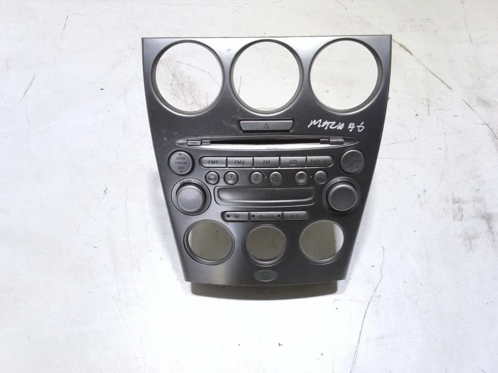 Radio/CD/DVD/GPS head unit