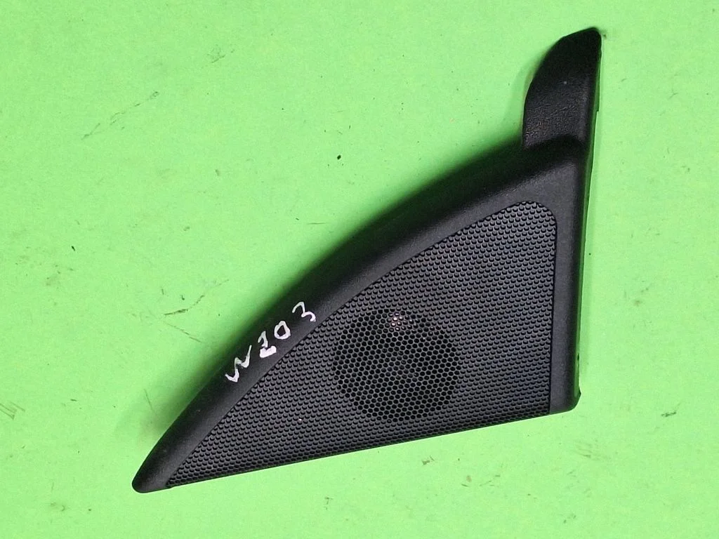 Aukšto dažnio garsiakalbis (-iai) priekinėse duryse