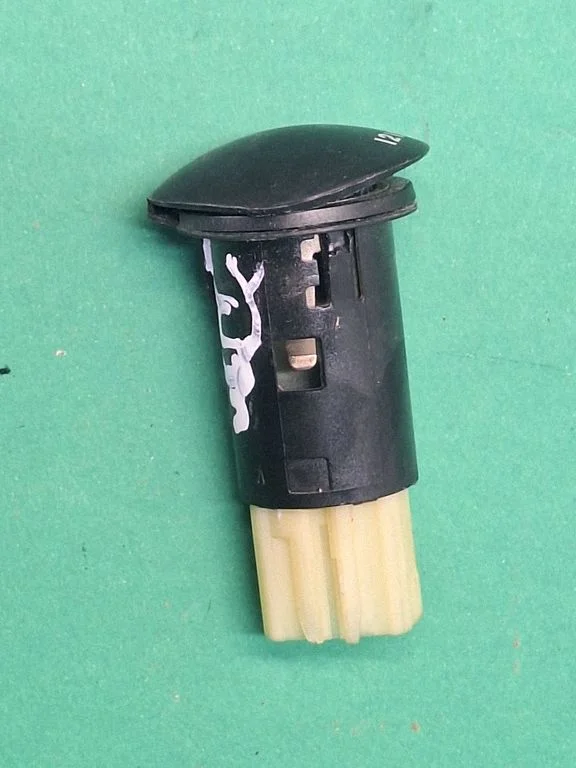 12 V lizdas (gale)