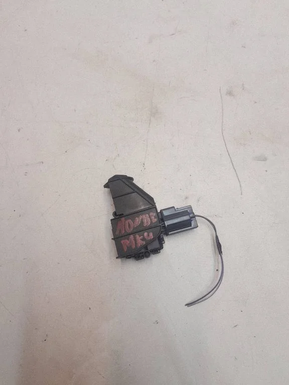 Degalų bako dangtelio spynos varikliukas
