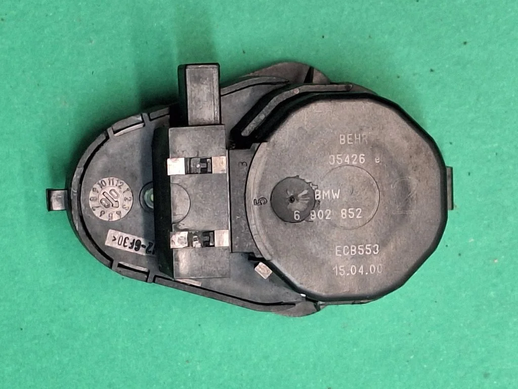 Air flap motor/actuator 6902852