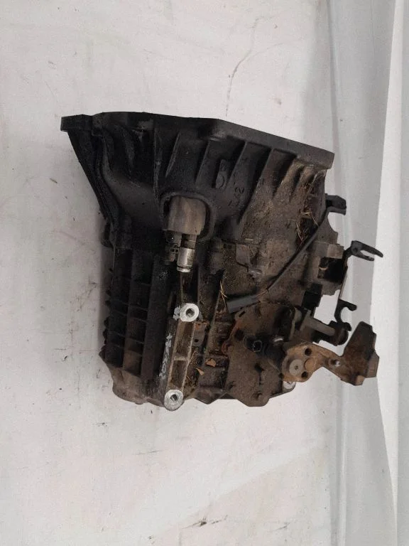 Mechaninė 5 pavarų dėžė